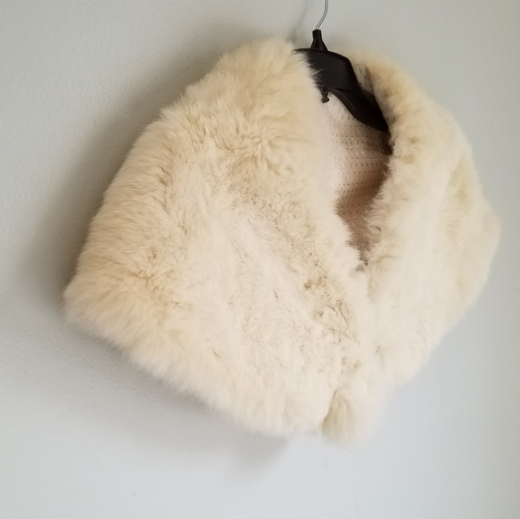 Vintage Accessories - Vintage Rabbit Fur Cream Shoulder Shawl Bollero